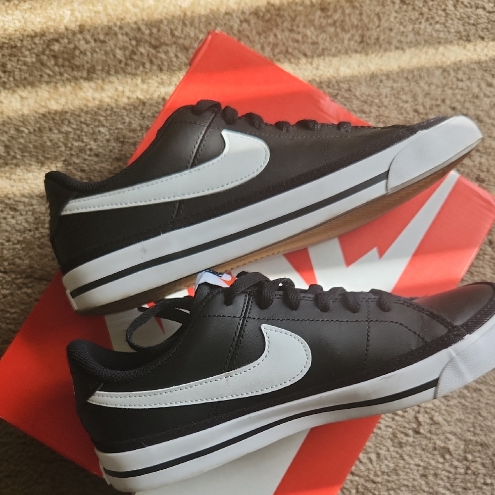 Nike Men's Black Sneakers